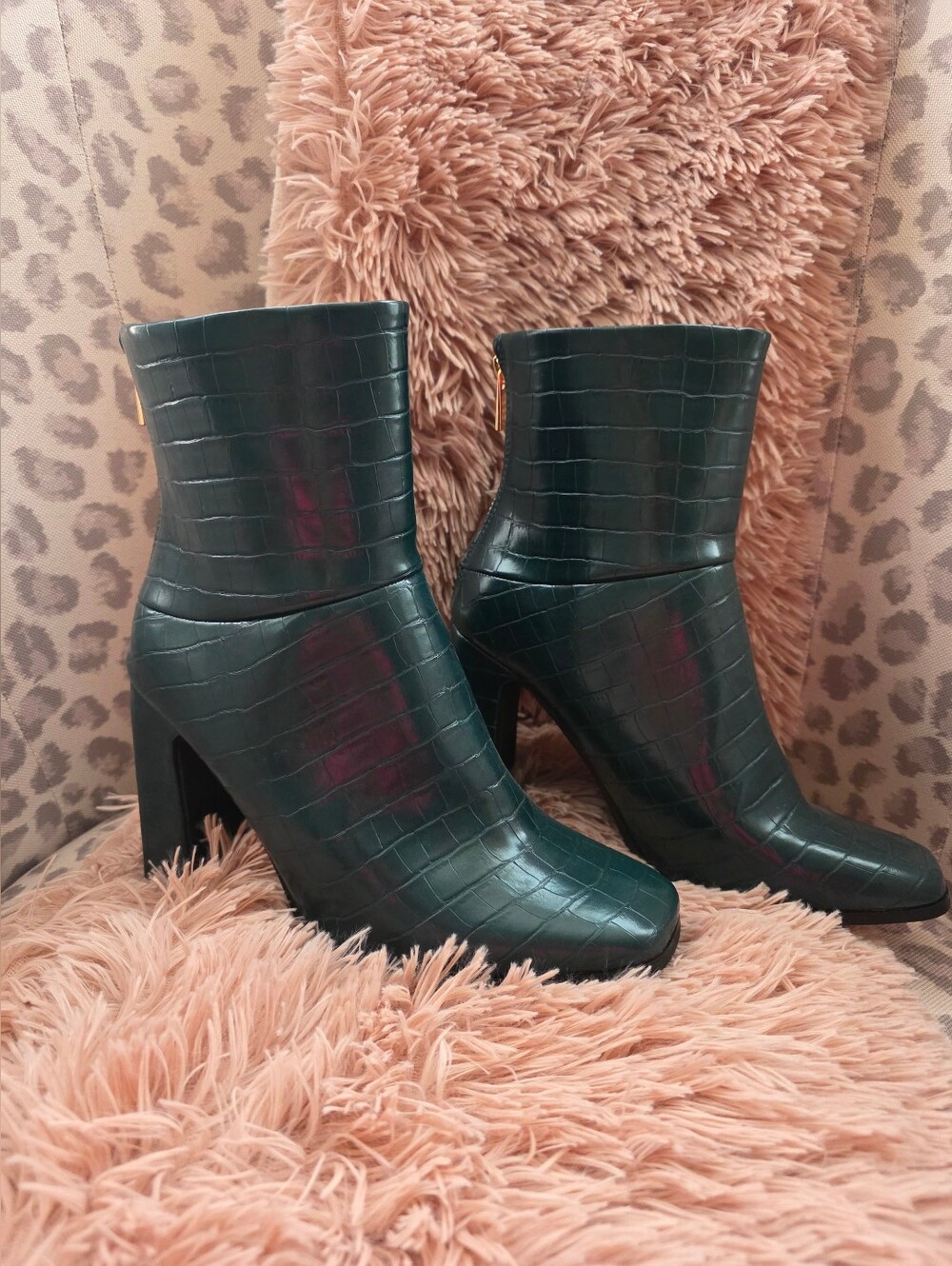 JustFab Womens Croc-Embossed Block Heel Ankle Boots - Dark Emerald Green